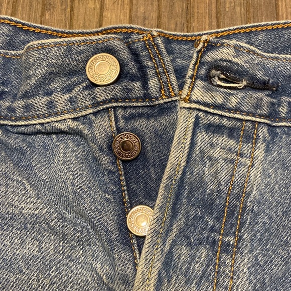 LEVI'S Premium 501 High Rise Buttonfly Distressed Denim Shorts Size 27 - Picture 6 of 11